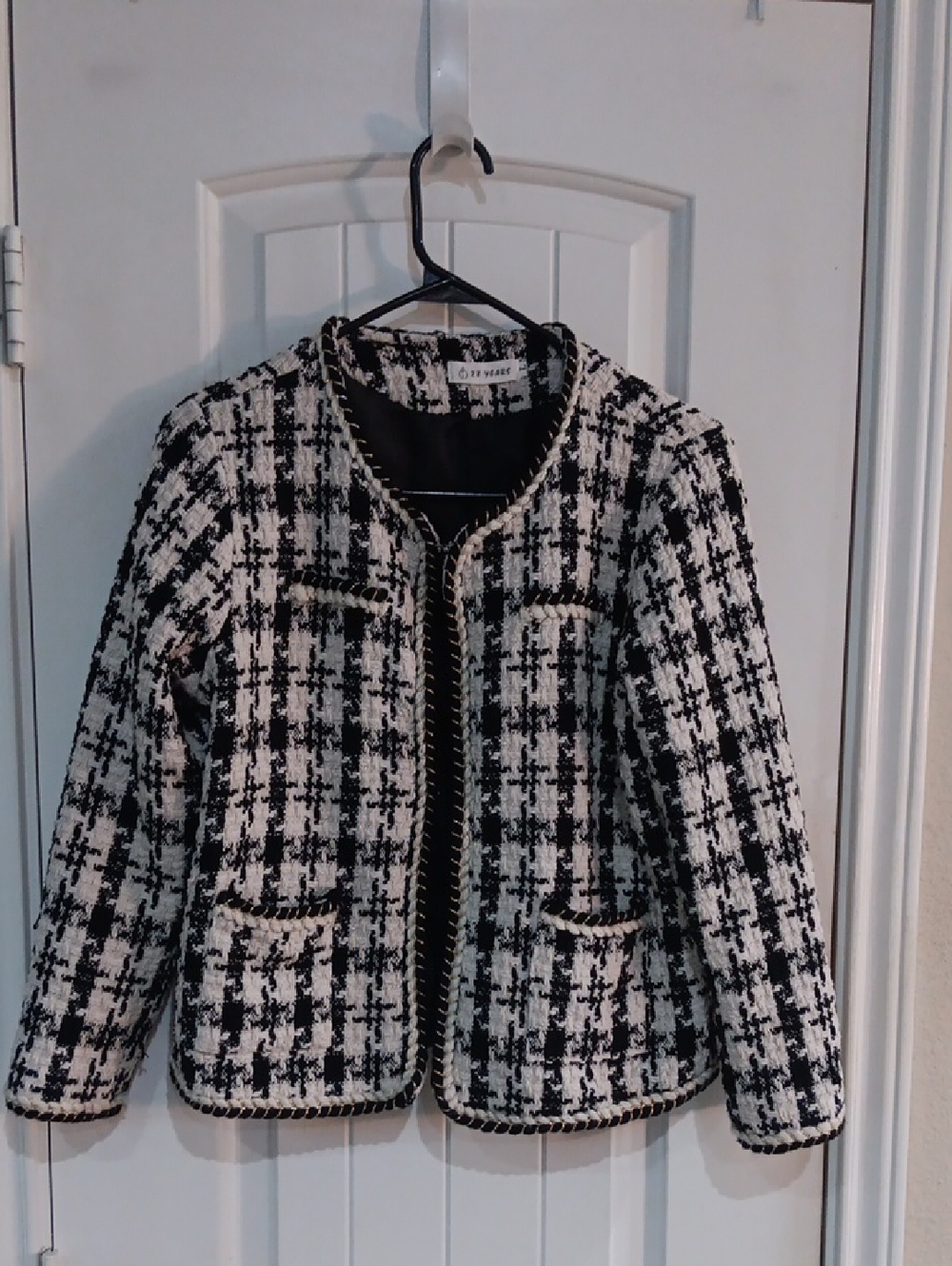 28 YEARS Exaggerated Houndstooth Tweed Jacket Chrome Metal Frogs Metallic